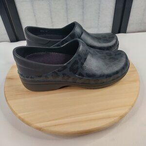 CROCS Neria Pro II Leopard Black & Gray Leopard Clog Shoes Women US 11